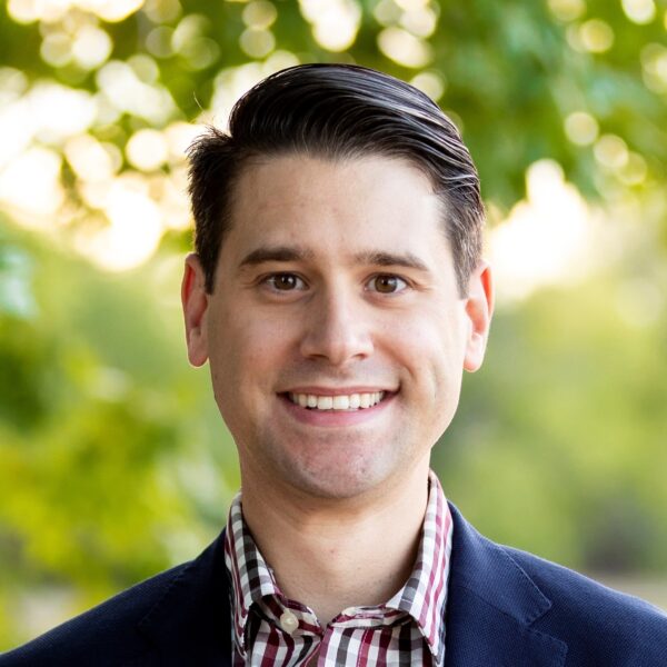 Headshot of Dwight Dettloff, CPA/PFS, CFP®