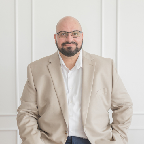 Headshot of Flavio Medeiros