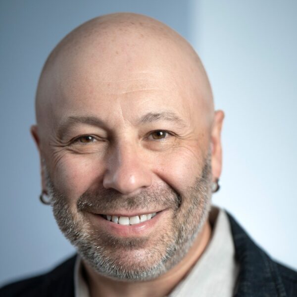 Headshot of Igor Aronov, CFP®