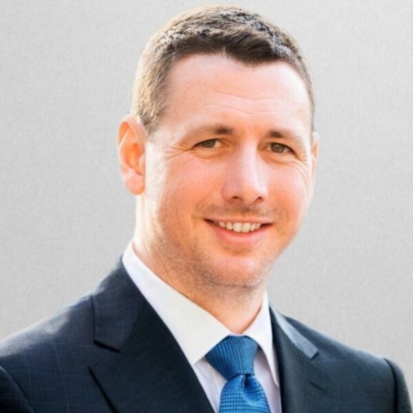 Headshot of Alano Massi, MBA, CFP®