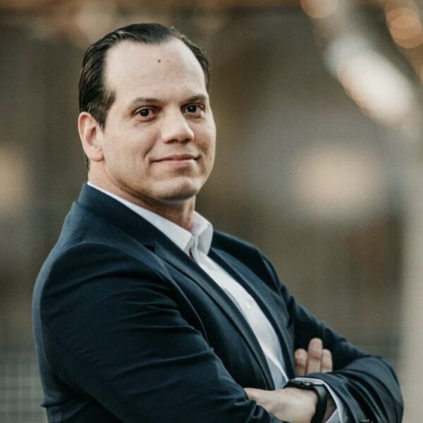 Headshot of Miguel Gomez, CFP®, EA
